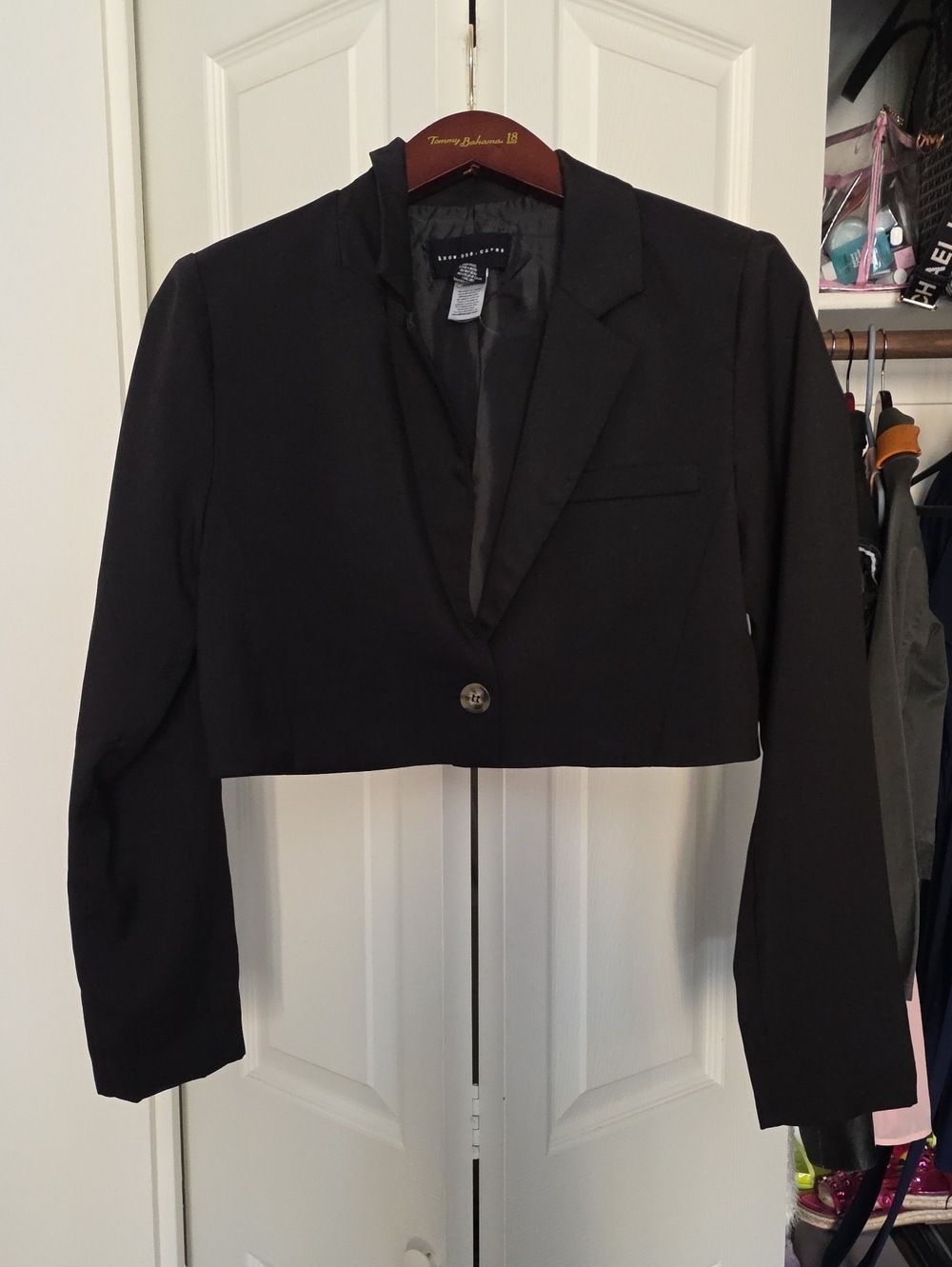 Know One Cares Women's Black Cropped Single-Button Blazer Sz M